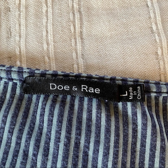 Doe & Rae Take my time striped top with pockets size large - Picture 8 of 9